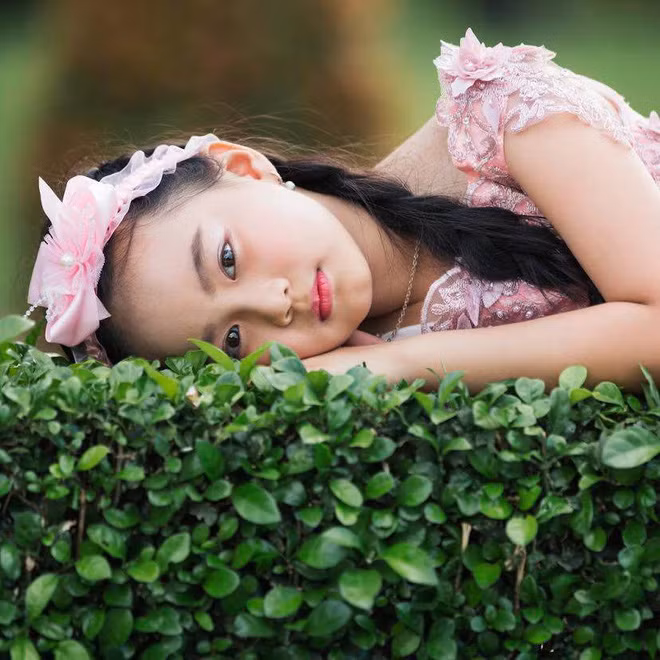 Trong hoạt động nghệ thuật, Huyền Diệu lúc nào cũng gây được ấn tượng mạnh với nét đẹp ngây thơ, trong trẻo và nhiều cảm xúc.