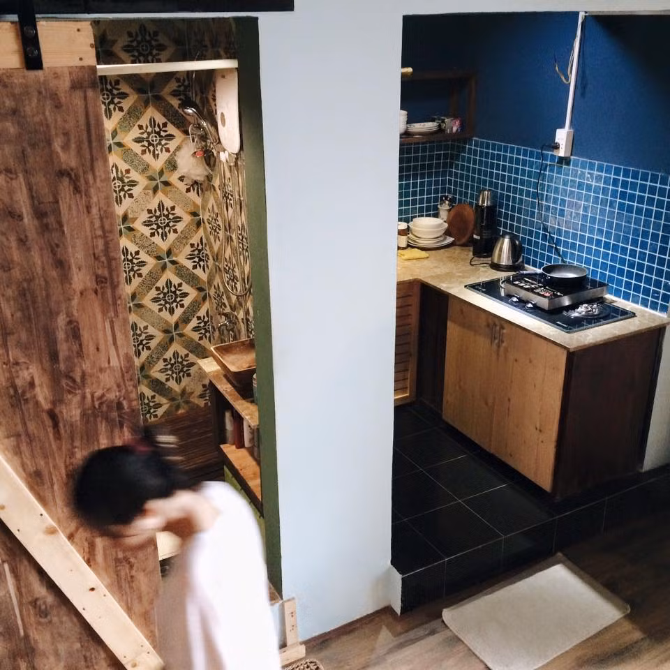 Ngoài ra, căn homestay giữa phố cũ Hà Nội này cũng là địa điểm cho các bạn trẻ tha hồ cho ra đời những bức ảnh "sống ảo" để đời với những nội thất được chọn lọc khá kỹ càng.