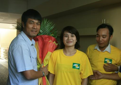 Dù giỏi chuyên môn nhưng HLV Hữu Thắng cũng là người rất tâm linh. Ít ai biết trước mỗi trận đấu có tính chất quan trọng, HLV Hữu Thắng thường gọi điện cho một phụ nữ xem tướng số ở Đà Nẵng để nghe tư vấn. Ông cũng luôn giữ nguyên tắc không gặp đàn bà trước giờ xuất trận để đỡ đen.