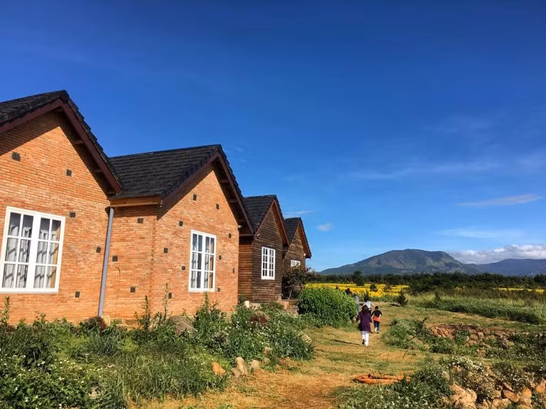 Dalat Milk Farm thuộc xã Tutra, huyện Đơn Dương, TP Đà Lạt, tỉnh Lâm Đồng được xem là một trong những chốn yên bình tuyệt nhất Đà Lạt. Ảnh: Chocofarm.