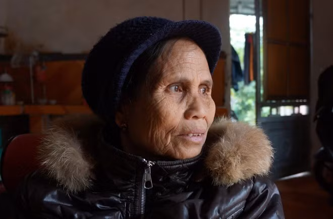 Nhiều năm qua, gia đình bà Cúc luôn sống trong bất an cạnh kho thuốc trừ sâu. Ảnh: Nguyễn Dương.