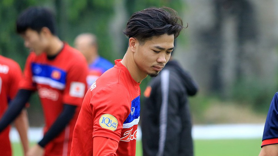 Đợt tập trung với U23 Việt Nam, Công Phượng cũng nuôi râu khá dài.