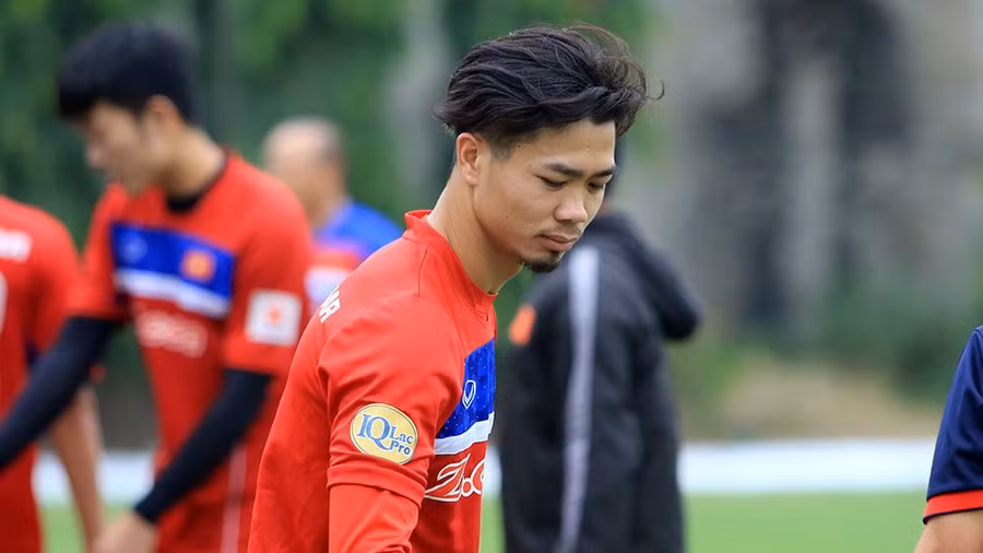 Đợt tập trung với U23 Việt Nam, Công Phượng cũng nuôi râu khá dài.