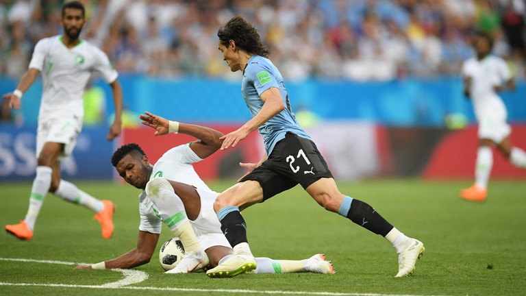 Rõ ràng, 1 bàn thắng vẫn chưa đủ đảm bảo cho chiến thắng của Uruguay trong những phút cuối trận trước sự tấn công quyết liệt đến từ đội bóng châu Á. Đặc biệt khi mà Suarez và các cầu thủ trên hàng công thi đấu chậm lại thì người hứng chịu hậu quả là thủ môn Muslera và hàng phòng ngự của Uruguay.