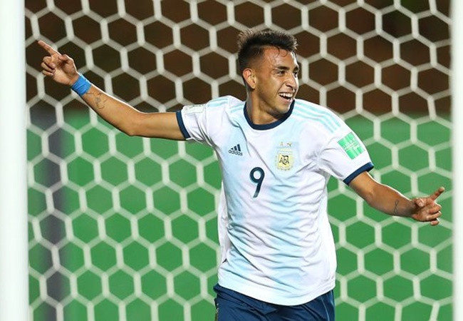 Chuyển nhượng cầu thủ từ London, Chelsea dự định chi 3 triệu bảng để mang về tiền đạo mới 17 tuổi Matias Godoy. Trước sự quan tâm của nhà đương kim vô địch Europa League, chân sút sinh năm 2002 mới đây cũng lên tiếng bày tỏ cảm xúc.