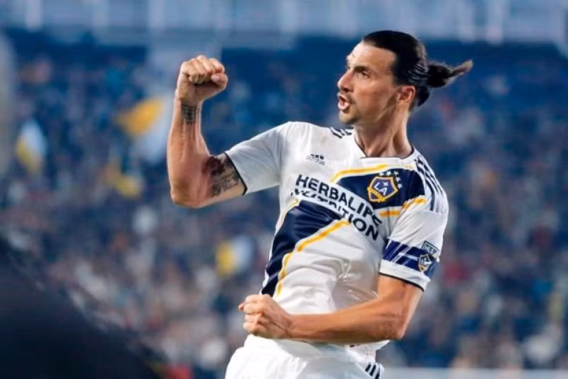Sau rất nhiều đồn đoán, cuối cùng tương lai của Zlatan Ibrahimovic đã có chuyển biến mới. Cách đây ít giờ, trang chủ LA Galaxy xác nhận tiền đạo Thụy Điển sẽ không còn thi đấu cho đại diện MLS vào năm sau.