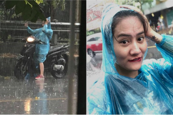 Sau những ngày nắng nóng đỉnh điểm, Hà Nội đón cơn mưa "vàng" chiều ngày 6/7 vừa qua trong sự vui mừng khôn xiết của người dân. Trong khi đó, trên mạng xã hội các cư dân mạng lại vô cùng ấn tượng với hình ảnh một cô gái cũng vì quá vui mừng đón những giọt mưa quý giá mà đã hồn nhiên dừng xe lại chụp ảnh tự sướng và vô tình được một thành viên ghi lại sau đó chia sẻ rộng rãi trên các fanpage. Cô gái đó là Đặng Minh Cúc một diễn viên thuộc Đoàn kịch I tại Nhà hát Tuổi trẻ Việt Nam.