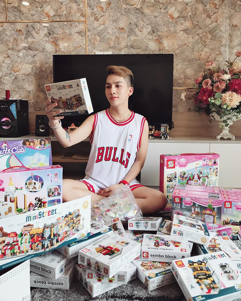 Hiện tại, Đức Thắng đã tạm hài lòng với khuôn mặt mới, và dù nhiều người cho đó là vẻ đẹp nhân tạo nhưng với chàng trai này, đó là tương lai, là sự thay đổi của vận mệnh và số phận.