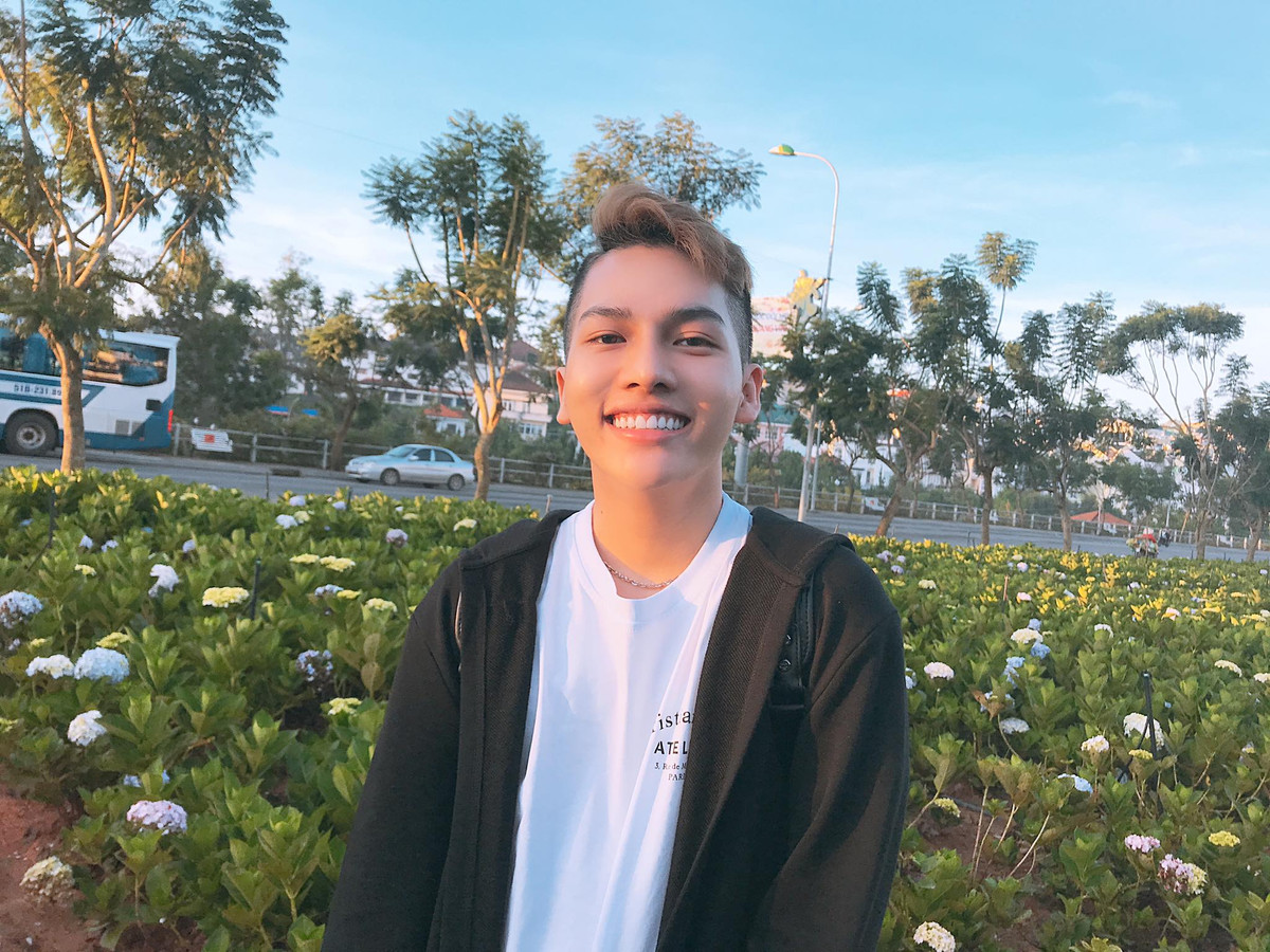 Điều đáng nói, toàn bộ số tiền thực hiện phẫu thuật khoảng 200 triệu đồng đều được Thắng tự tiết kiệm, để dành sau hơn 1 năm tự kinh doanh online.