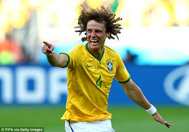 Cầu thủ có mái tóc xù luôn thi đấu với tinh thần xông xáo và nhiệt huyết hệt như tính cách của anh. Thật không may cho Luiz, khi anh trải qua chấn thương dài hạn vào đầu mùa giải và dần biến mất khỏi đội hình của Antonio Conte.