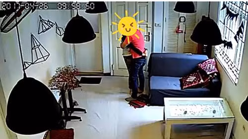 Trong quá trình yêu cặp đôi nào cũng muốn thể hiện tình cảm của mình cho những người xung quanh biết và nhận ra. Tuy nhiên việc thể hiện tình cảm quá mức tại những nơi công cộng lại là điều không nên.