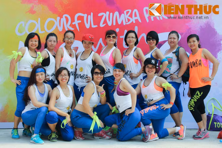 Đã có rất nhiều đội từ rất các phòng tập Zumba đến lễ hội nhảy lớn nhất này thi đấu và giao lưu.
