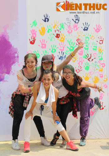 Hình ảnh năng động, tinh nghịch của bạn trẻ trong lễ hội nhảy Zumba lớn nhất năm.