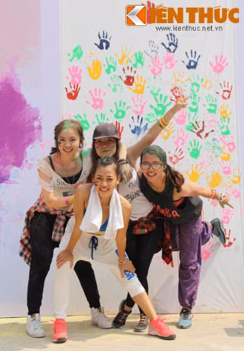 Hình ảnh năng động, tinh nghịch của bạn trẻ trong lễ hội nhảy Zumba lớn nhất năm.