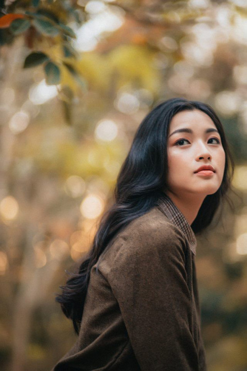 Thời gian gần đây, lướt qua các trang MXH quen thuộc như Facebook hay Instagram, không khó để bắt gặp những gương mặt nữ sinh với ngoại hình ưa nhìn, chuẩn thần thái nàng thơ. Điển hình nhất như nữ sinh ĐH Y có tên Lan Thy.