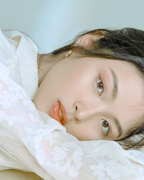 Vừa đi học, vừa làm mẫu ảnh, điều khó khăn nhất đối với Lan Thy đó chính là việc sắp xếp cũng như cân đối thời gian hằng ngày. Bởi, quỹ thời gian thì ít nhưng lại có quá nhiều việc phải giải quyết nên không ít lần cô bạn cũng rơi vào trạng thái stress.