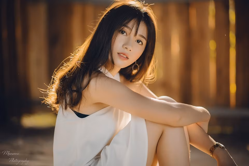 Vẻ đẹp trong trắng tinh khôi, cực quyến rũ của nữ sinh trường Đại học Xây dựng. Ảnh trong bài: Facebook nhân vật.