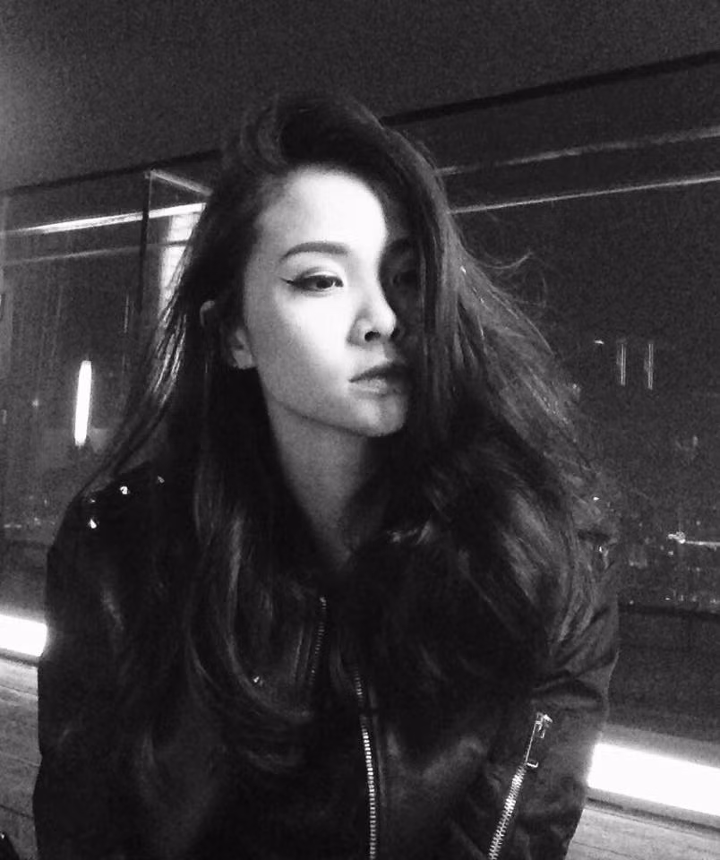 Khác với những DJ nữ khác, Mya không sở hữu thân hình quá nóng bỏng nhưng với chất nhạc quyến rũ, cô nàng từng là VĐV Wushu này vẫn khiến vô vàn người phải "đổ gục" vì mình.