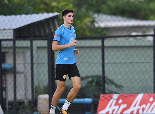 Cũng nhờ vẻ ngoài của mình, hiện trang cá nhân của Marco Ballini thu hút gần 6.000 lượt theo dõi. Mỗi bức ảnh anh chàng cầu thủ này đăng tải đều được dân mạng bình luận khá "rôm rả".