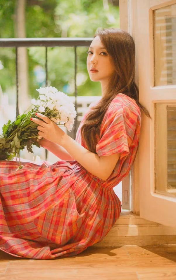 Hot girl du học chia sẻ bí quyết có được nhan sắc xinh đẹp là luôn yêu bản thân mình, làm đẹp bằng phương pháp tự nhiên và luôn suy nghĩ tích cực, vui vẻ.