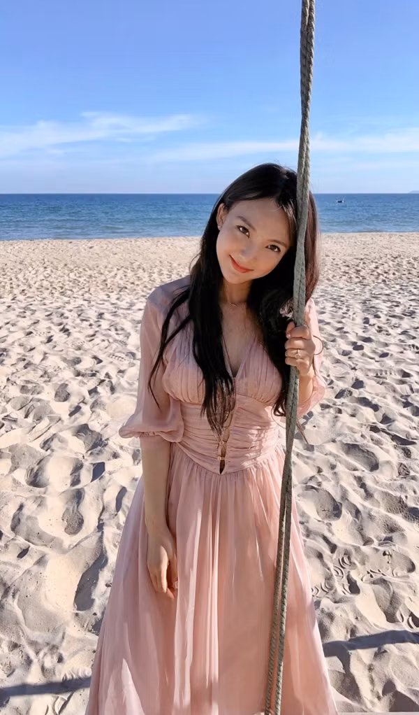 Sau khi về nước, Kiều Trang được bố mẹ nhắm một công việc nhà nước nhưng cuối cùng nữ thạc sĩ 9X này đã chọn con đường lập nghiệp riêng cho mình.