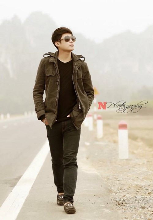 Cậu chia sẻ: 'Hiện tôi đã có một cửa hàng chuyên chụp ảnh, cho thuê áo dài, vest, áo cử nhân và mong muốn trở thành cửa hàng sẽ phát triển số 1 tại Thành phố Thanh Hóa'.