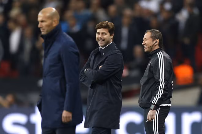 Pochettino đe dọa ghế HLV của Zidane tại Real: Trong trường hợp kết thúc mối lương duyên với Zinedine Zidane, Real Madrid có thể chọn Mauricio Pochettino của Tottenham thay thế. Ảnh: Goal