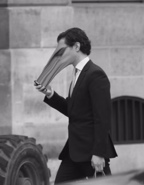 Chiếc smartphone đang thao túng cả thế giới.