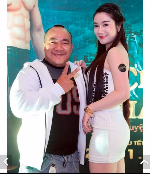 Với tất cả những gì có được, Ly đã trở thành niềm khát khao thanh xuân của nhiều cô gái trẻ. Tương lai rộng mở là thế, bỗng vội đóng sầm lại với Dạ Ly, khi cô biết mình mắc phải ung thư. Ly đã rất kiên cường và vững vàng trong cuộc chiến chống, nhưng như một trò đùa của số phận, cô đã không thể qua khỏi.