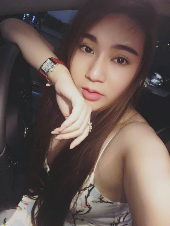 Đồng quan điểm với nhiều dân mạng khác tỏ ra tiếc thương Dạ Ly, nickname Ly Lade chia sẻ: "Đúng là 1 kiếp người ngắn ngủi quá. Biết đến bạn qua nhiều vai trò người mẫu, diễn viên nhưng lại không để ý tới việc bạn mắc căn bệnh nguy hiểm. Mình gửi lời chia sẻ sâu sắc đến gia đình bạn, mong bạn ra đi thanh thản sau những tháng ngày mệt mỏi chống chọi với bệnh tật".