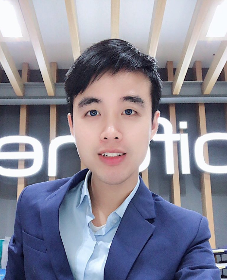 Ngay sau khi bài viết của Nhật Anh xuất hiện, hàng trăm chị em vào bày tỏ cảm xúc tiếc nuối khi một người đàn ông như vậy lại không thuộc về mình. Ngoài ra, một số lại thắc mắc tại sao anh chàng Ninh Bình này rửa lâu đến vậy?