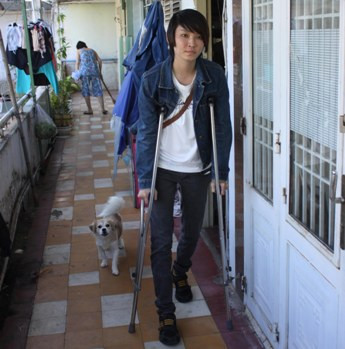 Do tác hại của thuốc đặc trị bệnh lupus ban đỏ nên mới đây khi phẫu thuật viêm ruột. Tuy nhiên, sau ca mổ, Giang không tỉnh do sức đề kháng quá yếu.