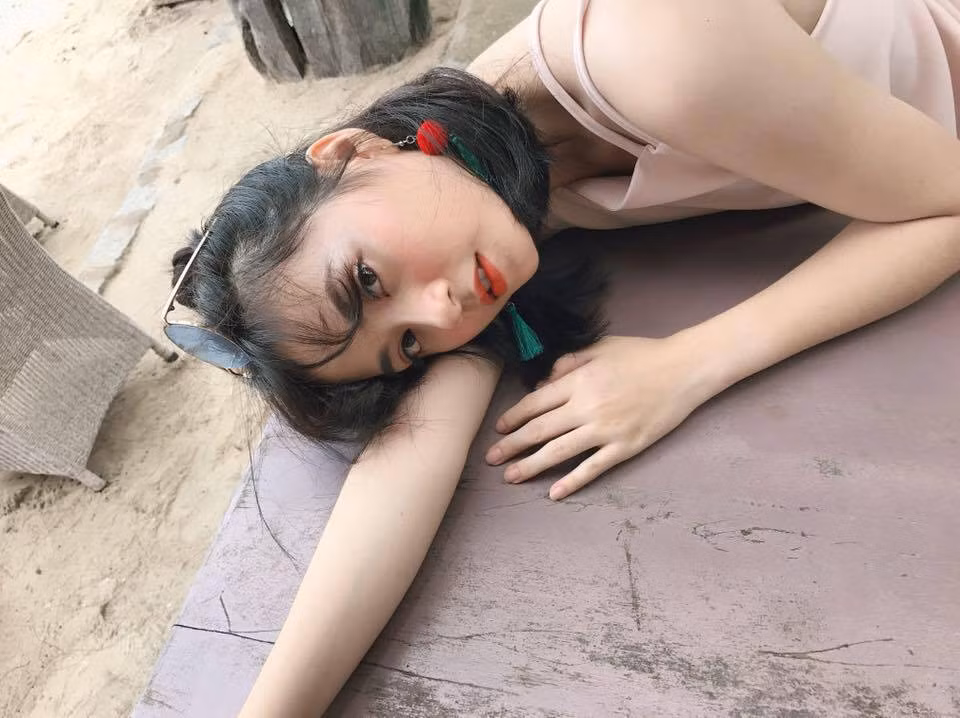 Cùng ngắm nhìn cô bạn 9X Đắk Lắk tên Trang Ly khiến dân mạng phải mê mẩn thời gian qua không chỉ bằng vẻ ngoài xinh đẹp mà còn bởi tài năng. Ảnh sử dụng trong bài: FBNV.