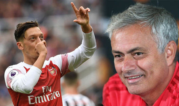 Nguồn tin độc quyền của Express cho hay, HLV Mourinho đang tính đến khả năng mời Mesut Ozil gia nhập đội chủ sân Old Trafford khi kỳ chuyển nhượng mùa đông mở cửa.