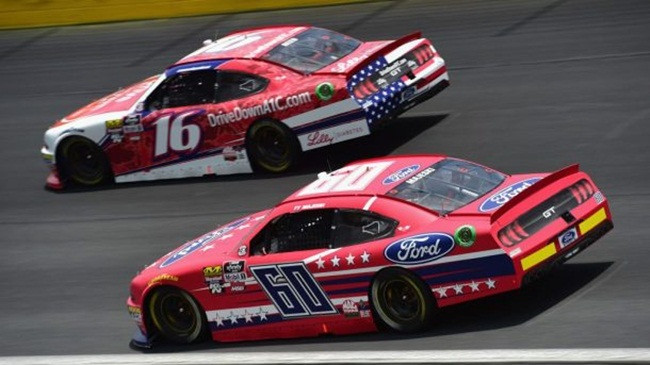 John William Henry và cộng sự mua đội bóng chày Boston Red Sox vào năm 2002 với giá 380 triệu đô la