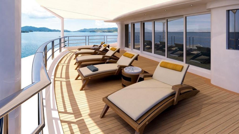 Khu tắm nắng trên boong tàu.