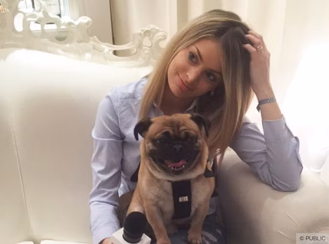 Trước scandal tình ái với Melanie, Martial từng bí mật rủ người mẫu Emily Wademan vào khách sạn ở Paris để "mây mưa" hồi tháng 2/2016.