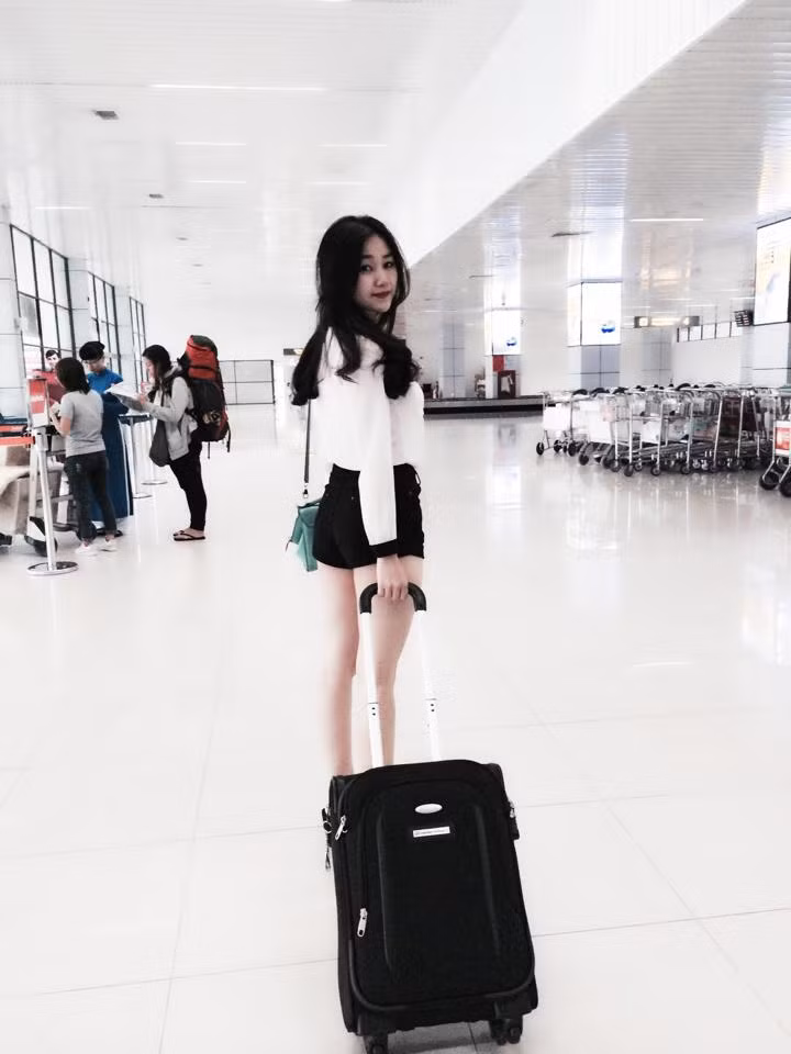 Cũng trong đoạn chia sẻ của mình trên trang cá nhân, Mỹ Dung khẳng định cô không phải là bạn gái tin đồn của trung vệ Quế Ngọc Hải như một số báo mạng đã đưa tin. Ngay sau đó, Quế Ngọc Hải cũng lên tiếng cho biết đó chỉ là hiểu nhầm.