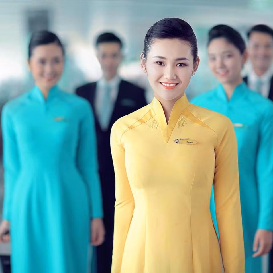 Nu tiep vien phan phao nghi van tinh cam voi Que Ngoc Hai