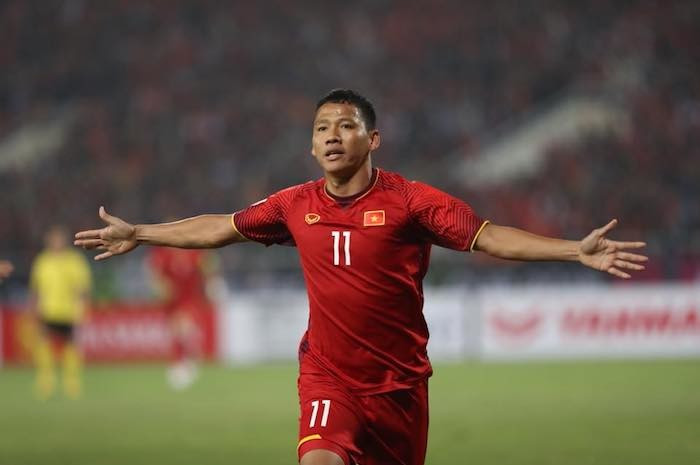 Trong khi Tiến Linh chưa đủ thể lực, Hà Minh Tuấn chấn thương và bị loại khỏi danh sách đăng kí thi đấu, người lĩnh xướng hàng công ĐTQG Việt Nam trong trận đấu với Thái Lan chỉ có thể là Anh Đức. 