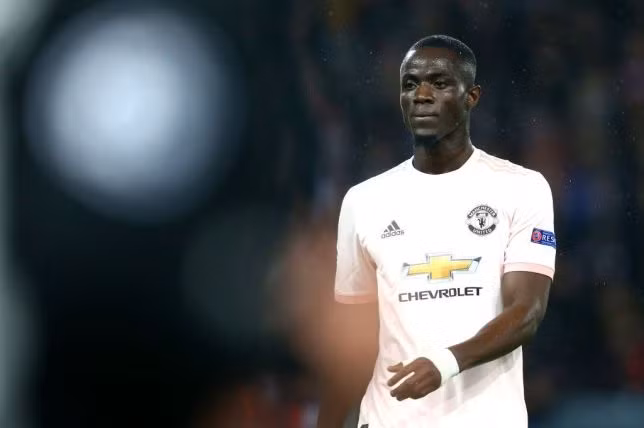 Theo Mirror, MU sẽ tìm cách thu lại số tiền 30 triệu bảng mà họ đã đầu tư vào Eric Bailly và cách đơn giản nhất đó là bán cho Arsenal.