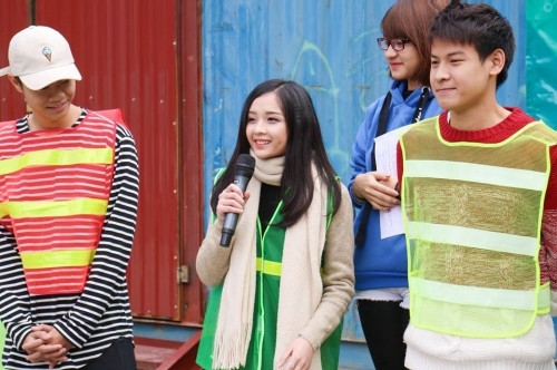 Thời gian qua, cư dân mạng liên tục truyền tay nhau bức ảnh một cô hot girl bắn cung sở hữu sắc đẹp tuyệt trần làm điêu đứng lòng người.