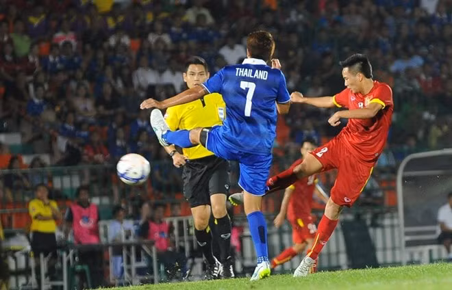 Tai vong bang Sea Games 28 U23 Viet Nam lai gap Thai Lan-Hinh-2