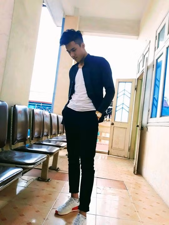 Với khuôn mặt nam tính, ưa nhìn, thân hình cao ráo Hữu Thái nhanh chóng chiếm cảm tình của nhiều chị em trên mạng xã hội.