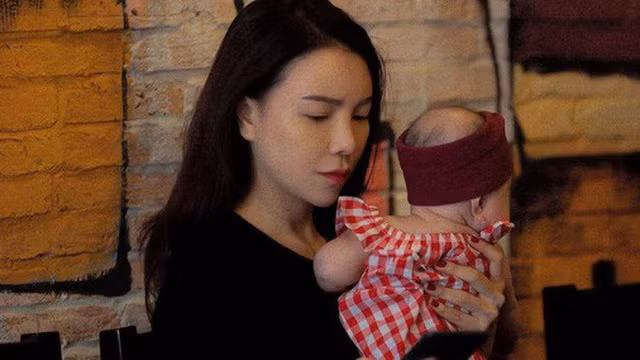 Tra Ngoc Hang lap lung y dinh 'yeu lai tu dau' bo cua con gai?