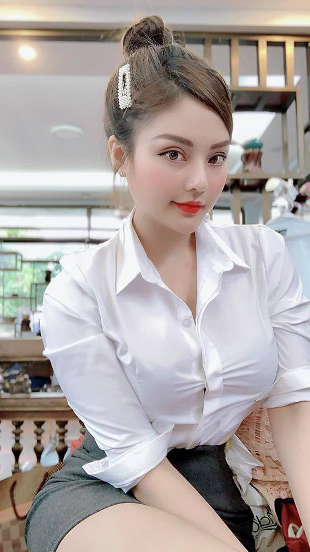 Ở tập 31, cô thư ký sexy khiến Vũ phải nói ra một câu đậm chất tổng tài là: "Ngốc, bố anh trừ thì anh tăng lương cho em, có gì đâu!" nhận được rất nhiều sự chú ý. Chỉ xuất hiện trong 2 phân cảnh nhưng cô nàng khiến dân tình nhao nhao đi tìm info.