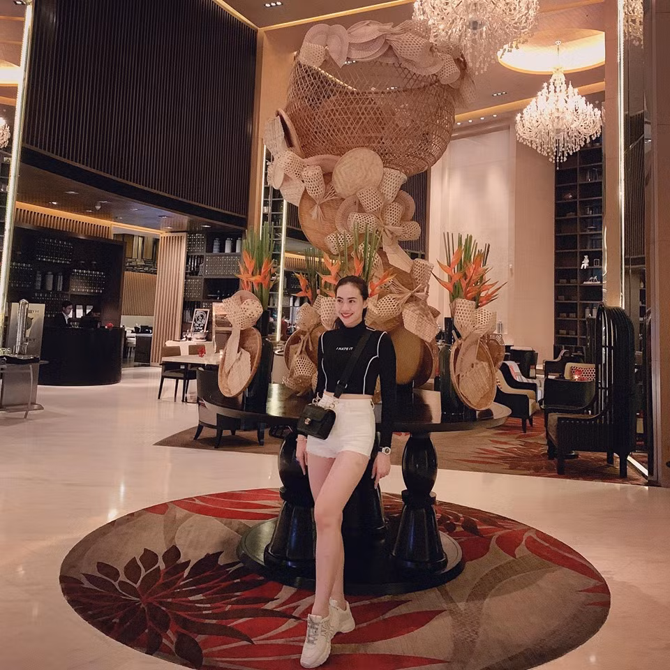 Hiện tại, những thông tin về "bạn gái tin đồn" mới của Quang Hải đang tiếp tục nhận được nhiều sự quan tâm, chú ý trên MXH.