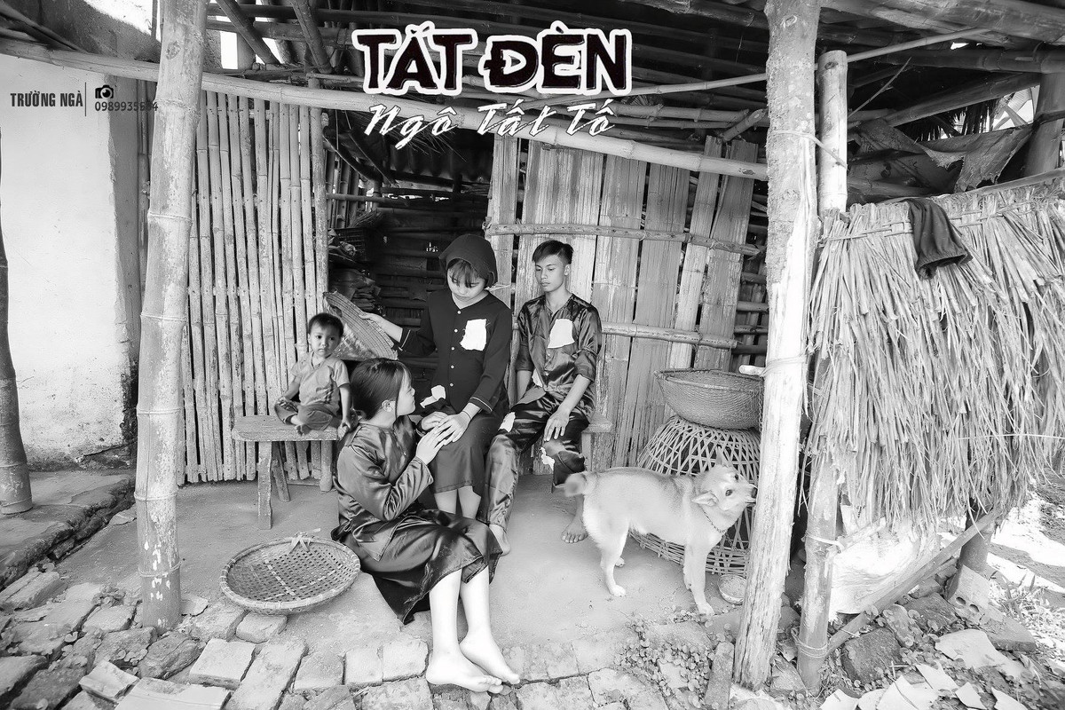 Theo đó, để có bộ ảnh kỷ yếu ấn tượng, các bạn học sinh của lớp 12A6 trường THPT Lê Hoàn đã quyết định hóa thân thành các nhân vật lịch sử và các nhân vật trong tác phẩm văn học như: Lượm, Vợ chồng A Phủ, Mảnh trăng cuối rừng, Lão Hạc.