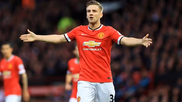 Luke Shaw vẫn là nhân tố quan trọng bất chấp việc ngồi ngoài gần cả mùa giải vì gãy chân sau pha va chạm với cầu thủ của PSV trong trận đấu tại UEFA Champions League.