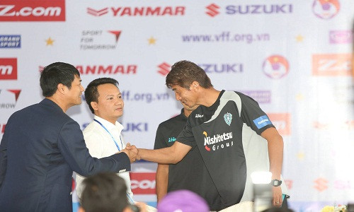 HLV DTQG Viet Nam noi gi truoc tran giao huu voi Nhat?